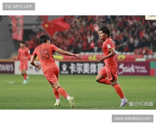 广州足球队意识争议引发热议球迷与专家各执己见探讨球队未来发展 广州足球队意识争议引发热议球迷与专家各执己见探讨球队未来发展